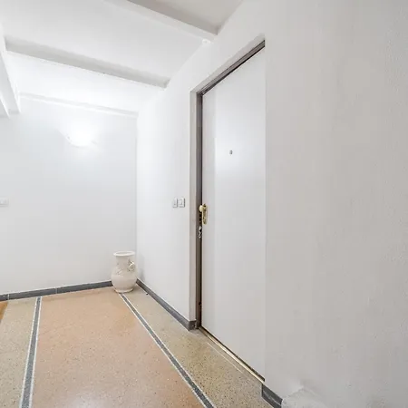 Coral Flat Apartment Genoa